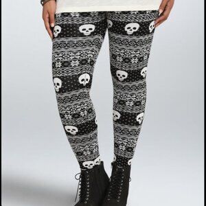 Torrid Black and White Fair Isle Skull Patterned Sweater Leggings